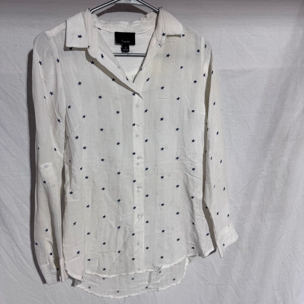 Lumiere white button down tab sleeve top with star pattern Size Small